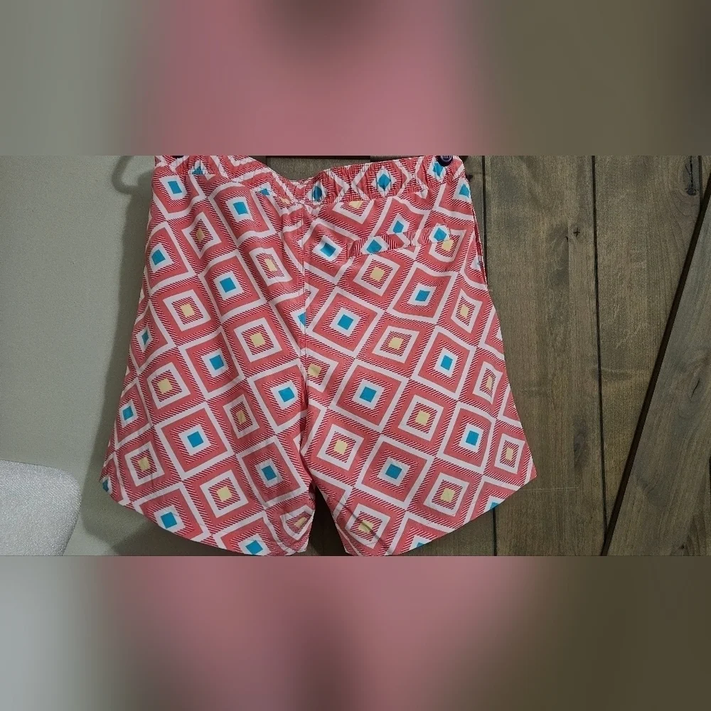 Malibu Beach Club Coral Geometric Print Swim Trunks NWT Size Medium